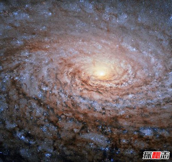 向日葵星系之謎,竟可以恐怖吞噬其它小星系