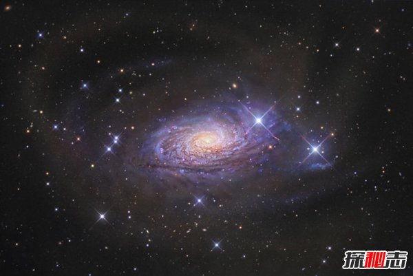 向日葵星系之謎,竟可以恐怖吞噬其它小星系
