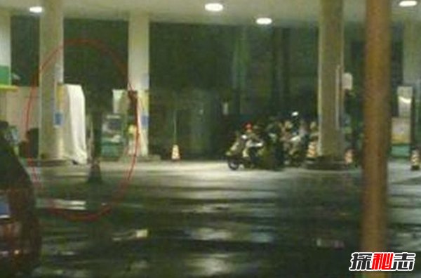 十大真實鬧鬼事件,廁所坑中突然出現(xiàn)手給你遞紙