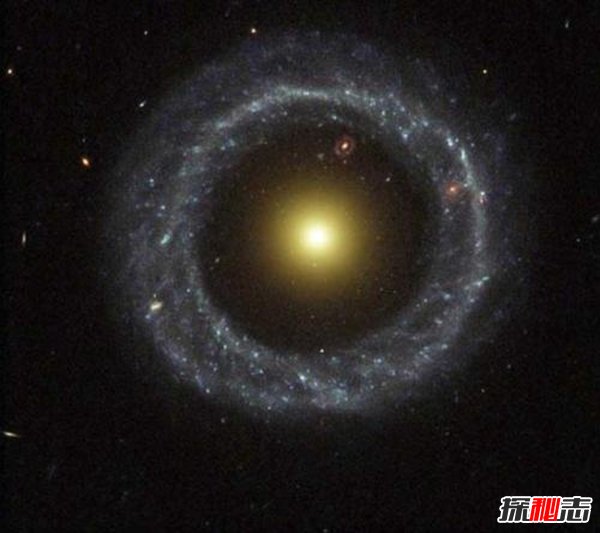 車輪星系之謎,巨大的車輪居然是被撞出來的
