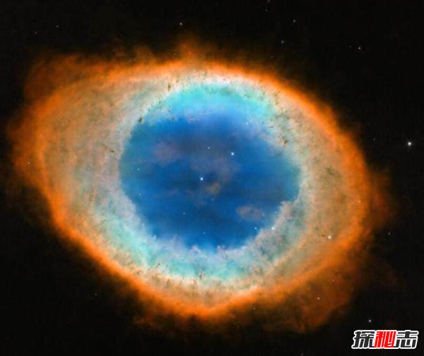 哈勃望遠鏡拍到老鷹星云中的人臉,一尊靜佛面容嚴肅在打坐