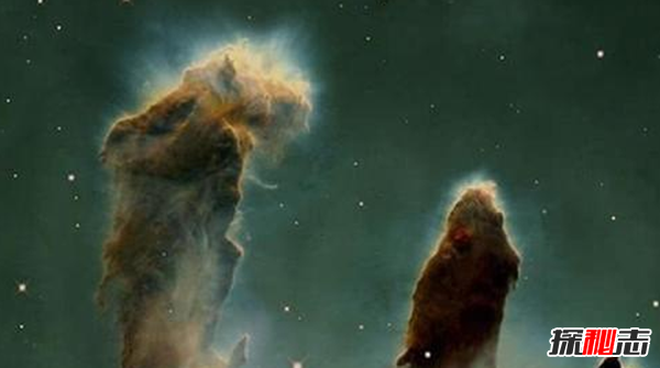 哈勃望遠鏡拍到老鷹星云中的人臉,一尊靜佛面容嚴肅在打坐