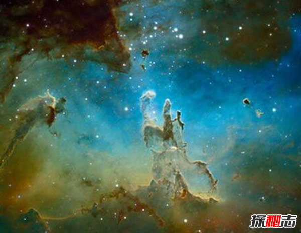 哈勃望遠鏡拍到老鷹星云中的人臉,一尊靜佛面容嚴肅在打坐