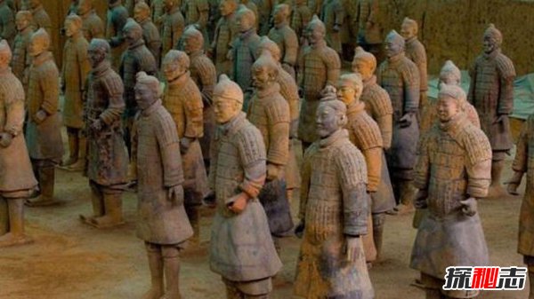 駭人!秦始皇兵馬俑不帶頭盔的真相,為了加官進爵