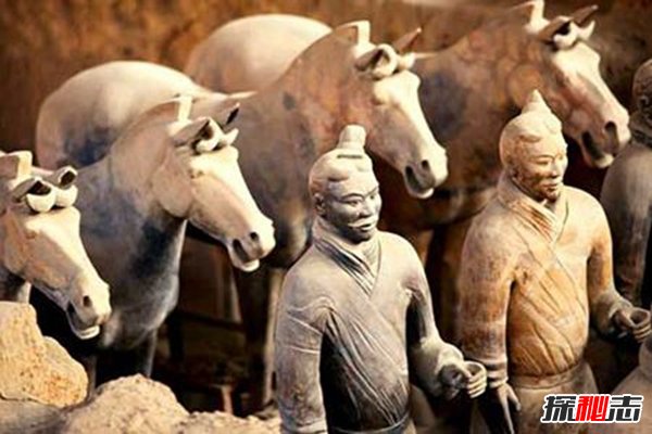 駭人!秦始皇兵馬俑不帶頭盔的真相,為了加官進爵